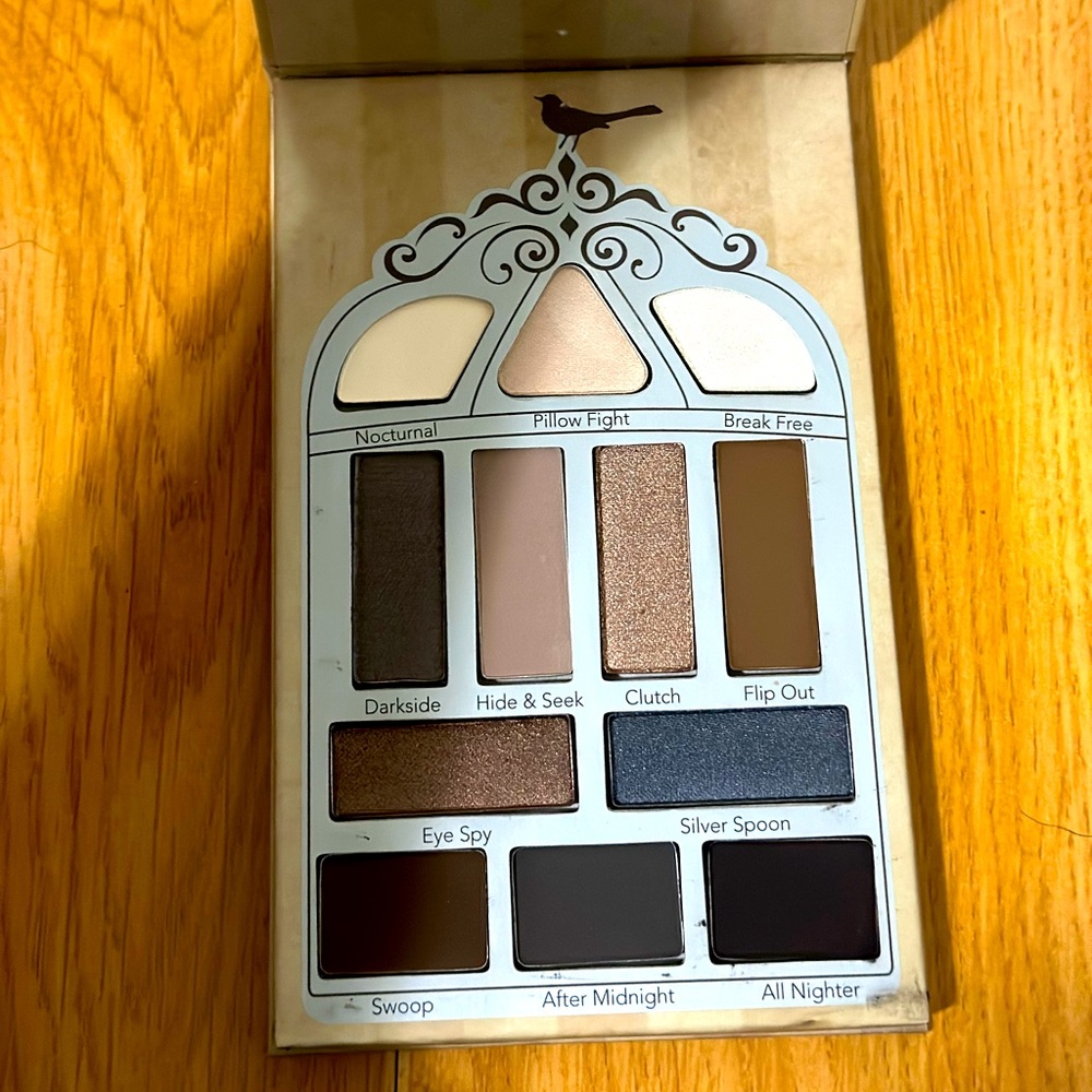 Eyeshadow palette